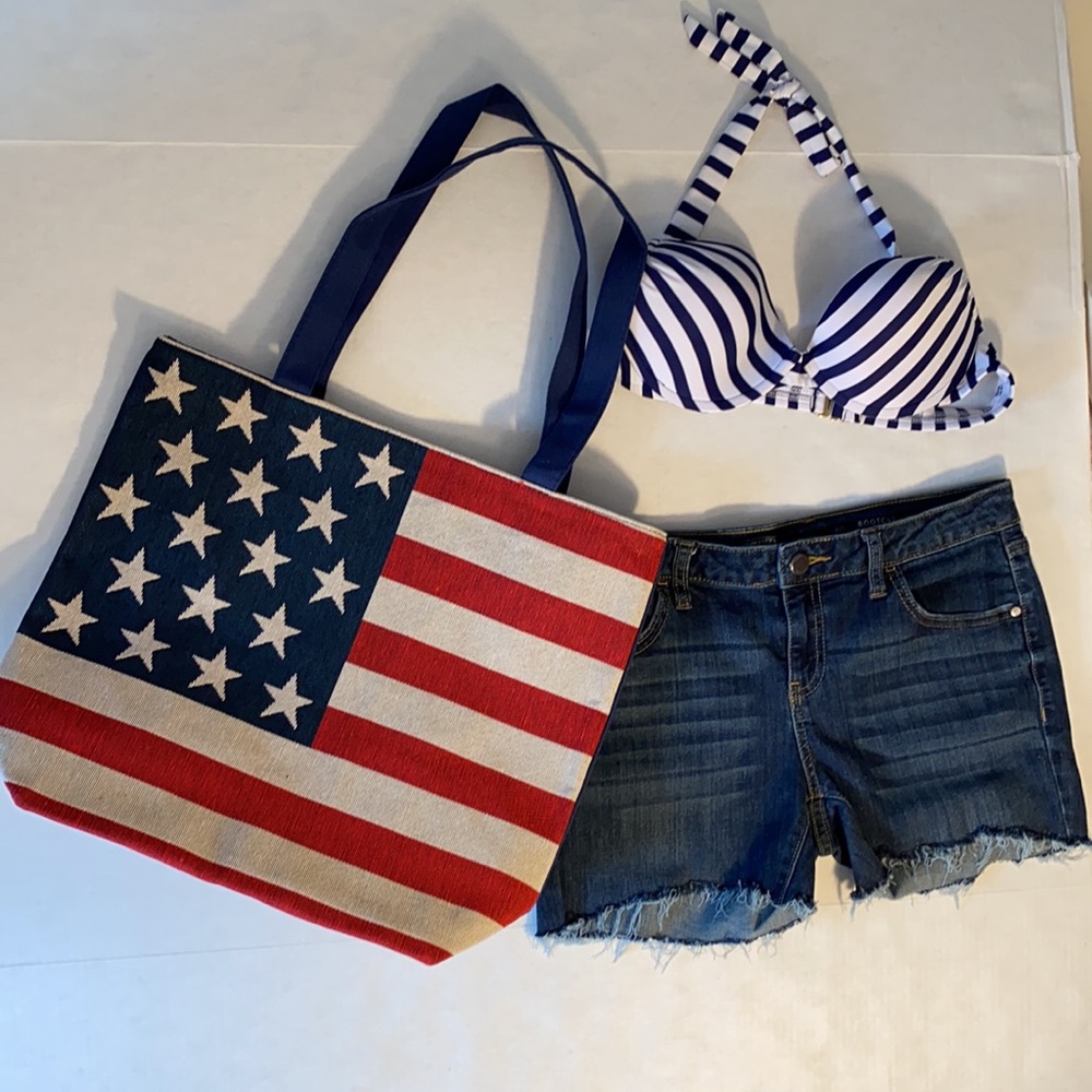 American Flag Beach Tote - Picture 7 of 17